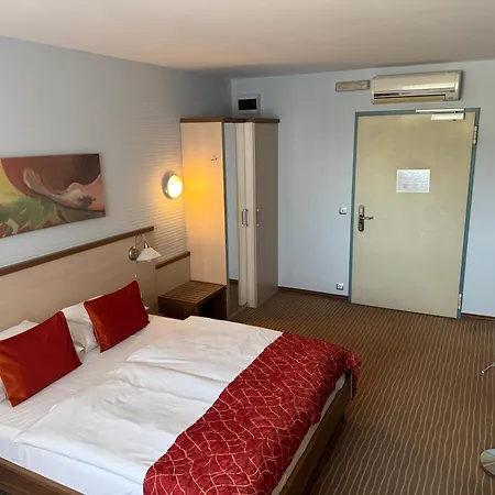 Hotel Famulus Gyor Room photo