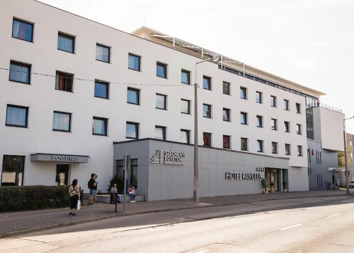Hotel Famulus