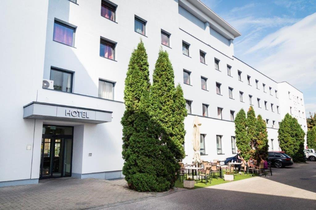 Famulus Hotel