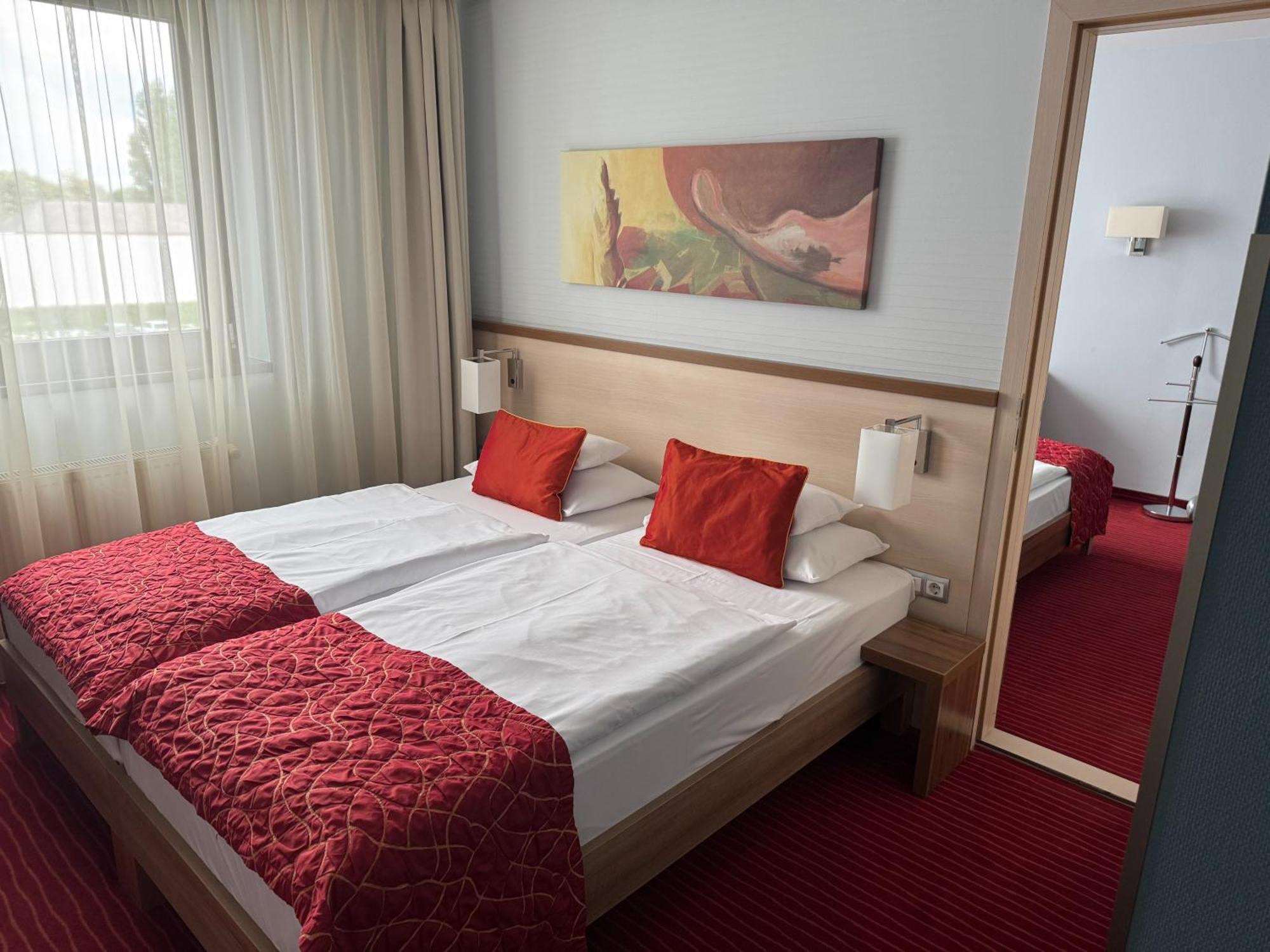 Famulus 4* Győr