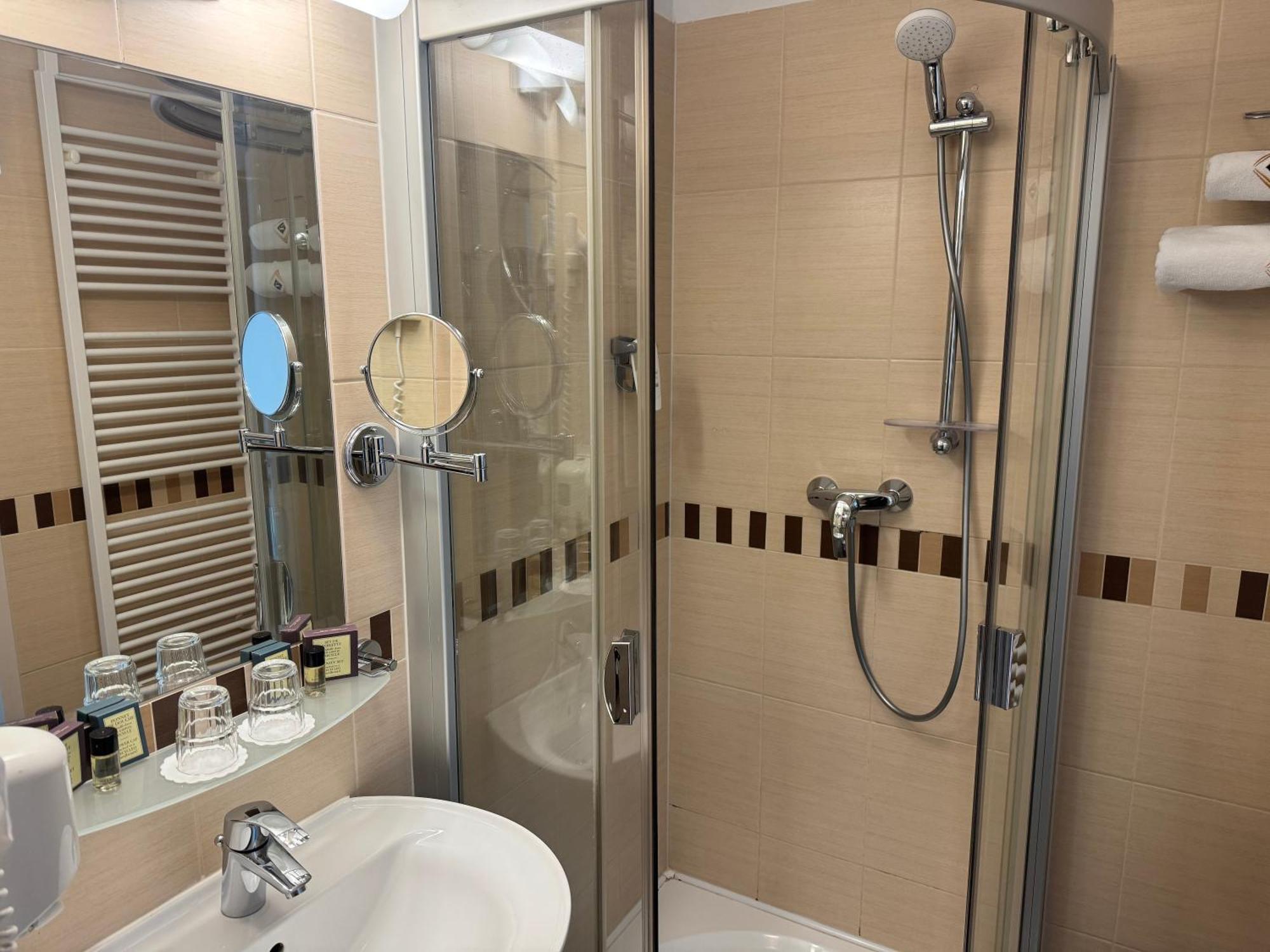 Famulus Hotel 4*